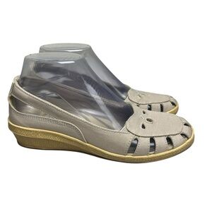 Grasshopper Size 6.5 Close Toe Wedge Sandal Women’s Shoes